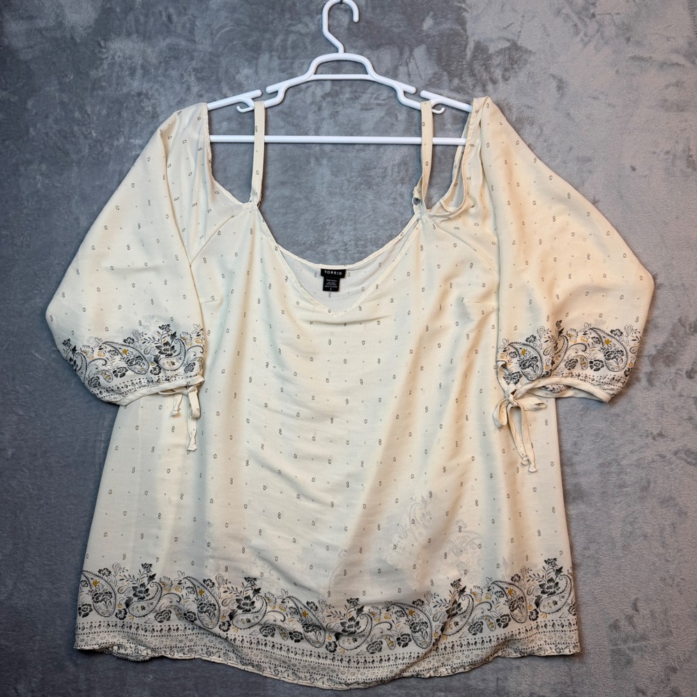 Torrid Blouse Women Size 5 Paisley Floral Cold Shoulder Boho Chiffon Top Peasant